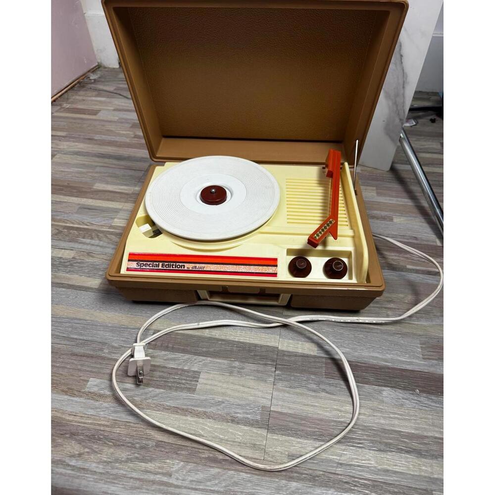 Vintage Portable Record Player – Special Edition by Jay – Model SP-30 – USA Made